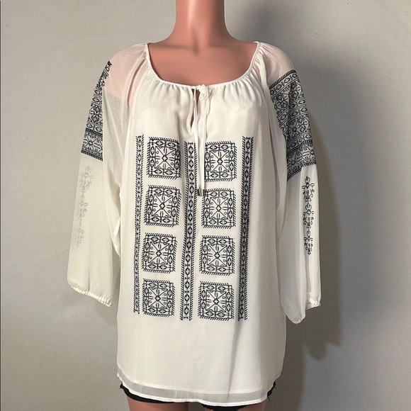 Calvin Klein Women’s White Top Tunic With Black Embroidery 3/4 Sleeves - Picture 1 of 10